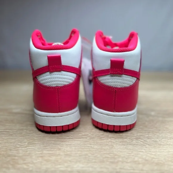 Nike Dunk High - Picture 6 of 8